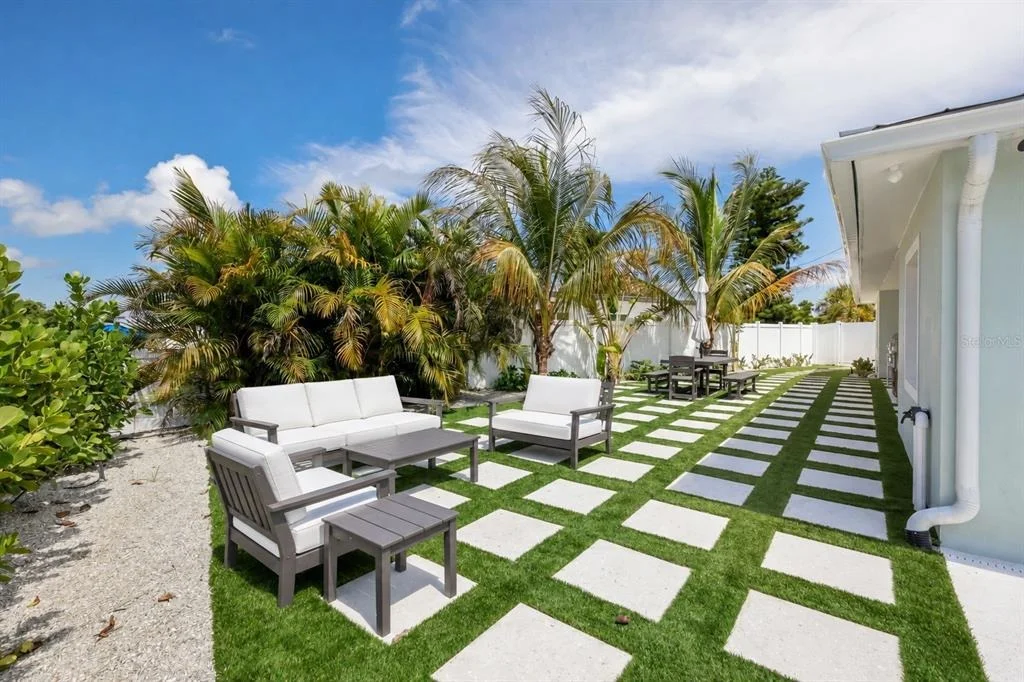 Photo of 6401 MARINA DRIVE