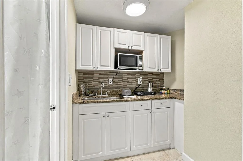 Photo of 1325 OAKCREST DRIVE