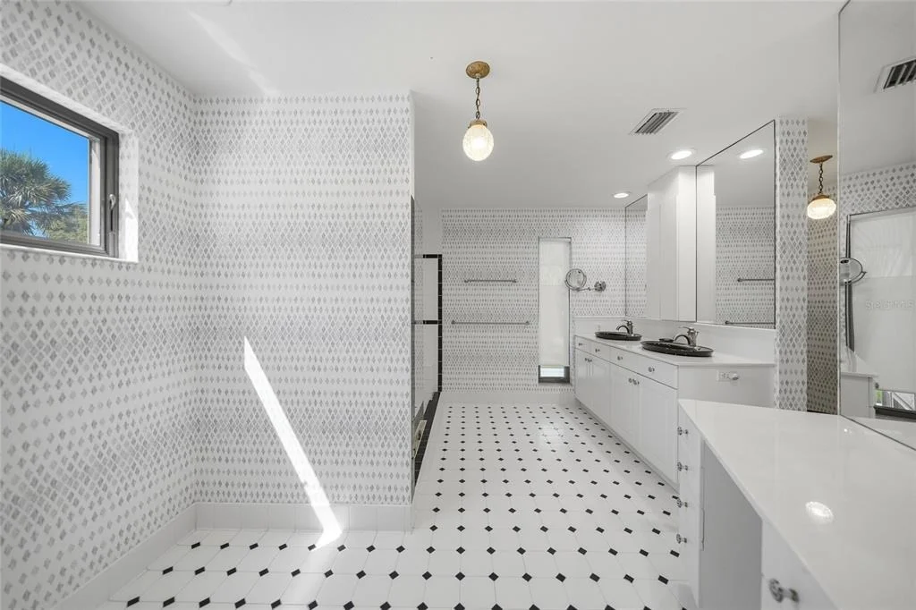 Photo of 4460 NORTHSHORE DRIVE