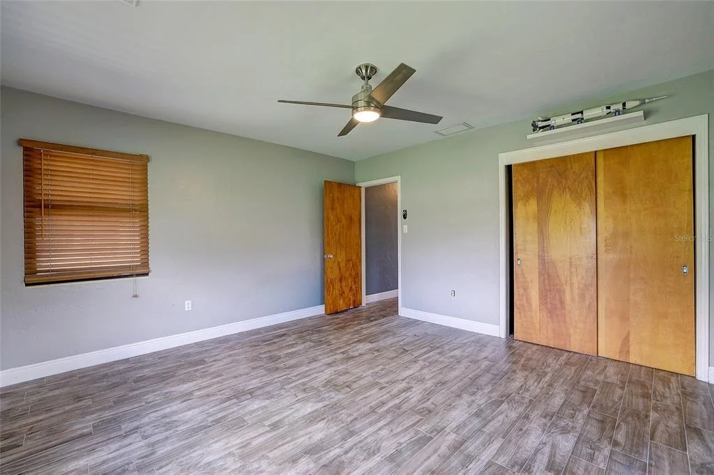 Photo of 323 SUWANEE AVENUE