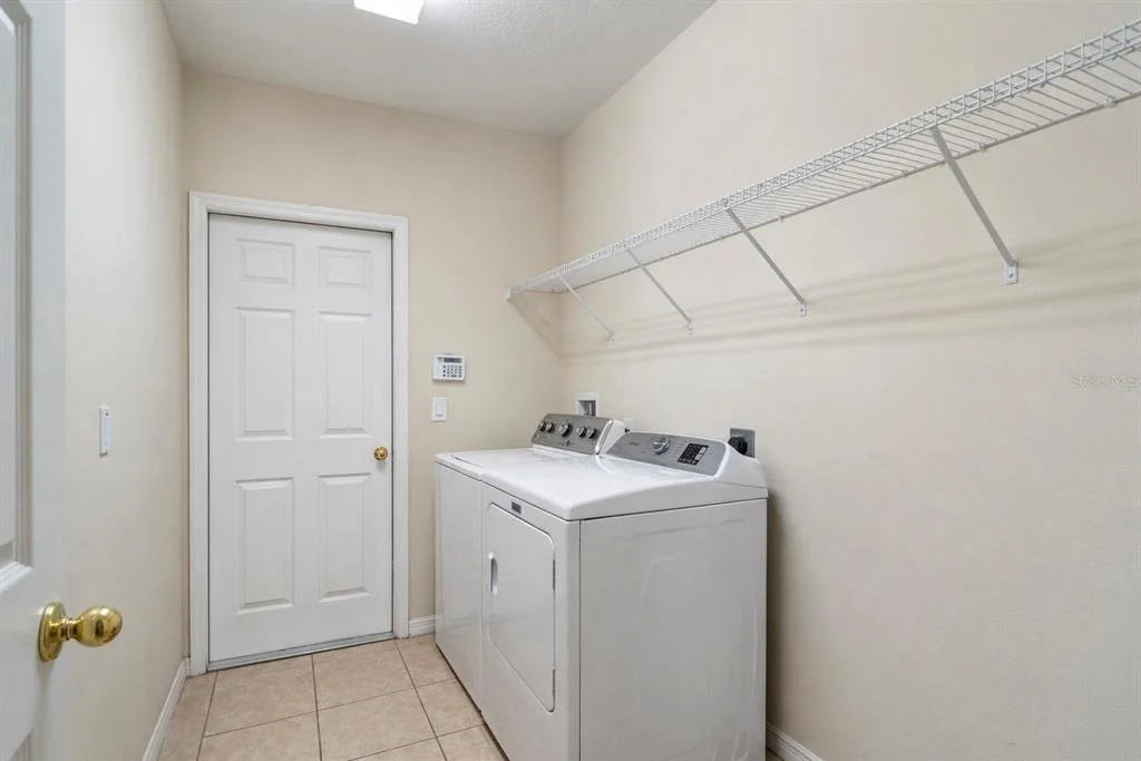 Photo of 925 BAINBRIDGE LOOP