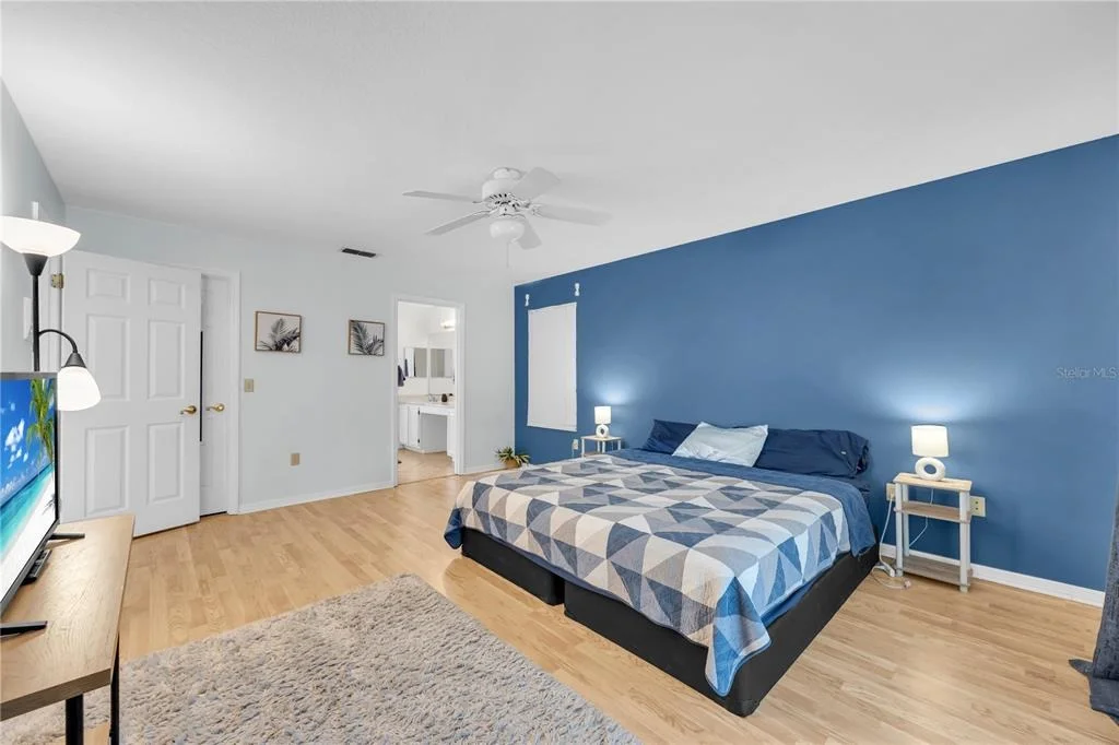 Photo of 170 OAK VIEW CIRCLE