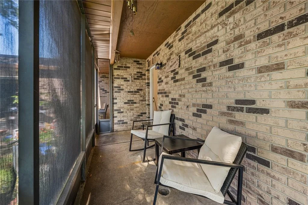 Photo of 1228 THOMASINA DRIVE