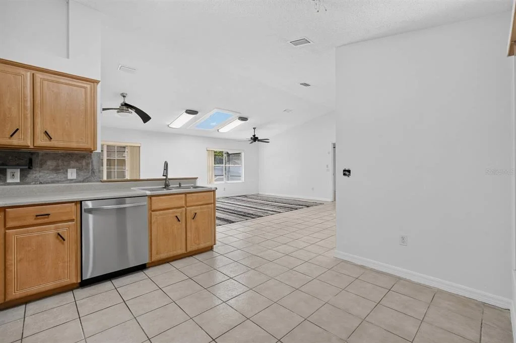 Photo of 20 LAKE MEADOW WAY