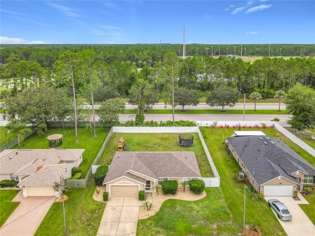 Photo of 8 BAINBRIDGE LANE