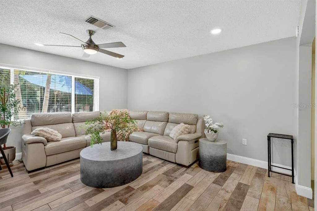 Photo of 1884 SOUTHPOINTE DRIVE
