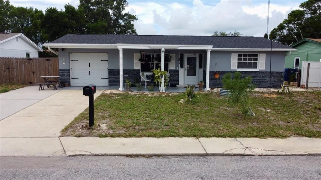 Photo of 1421 WICKHAM LANE