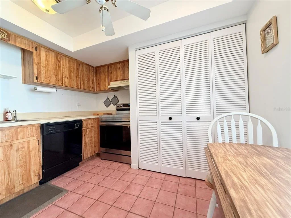 Photo of Unit 302 at 9000 COMMODORE DRIVE