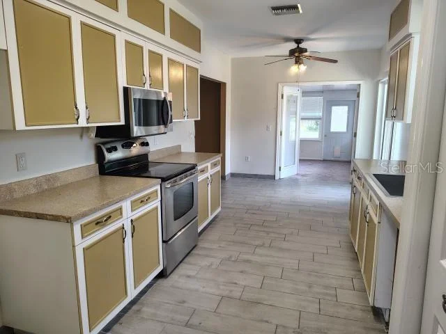 Photo of 902 GREENBELT CIRCLE