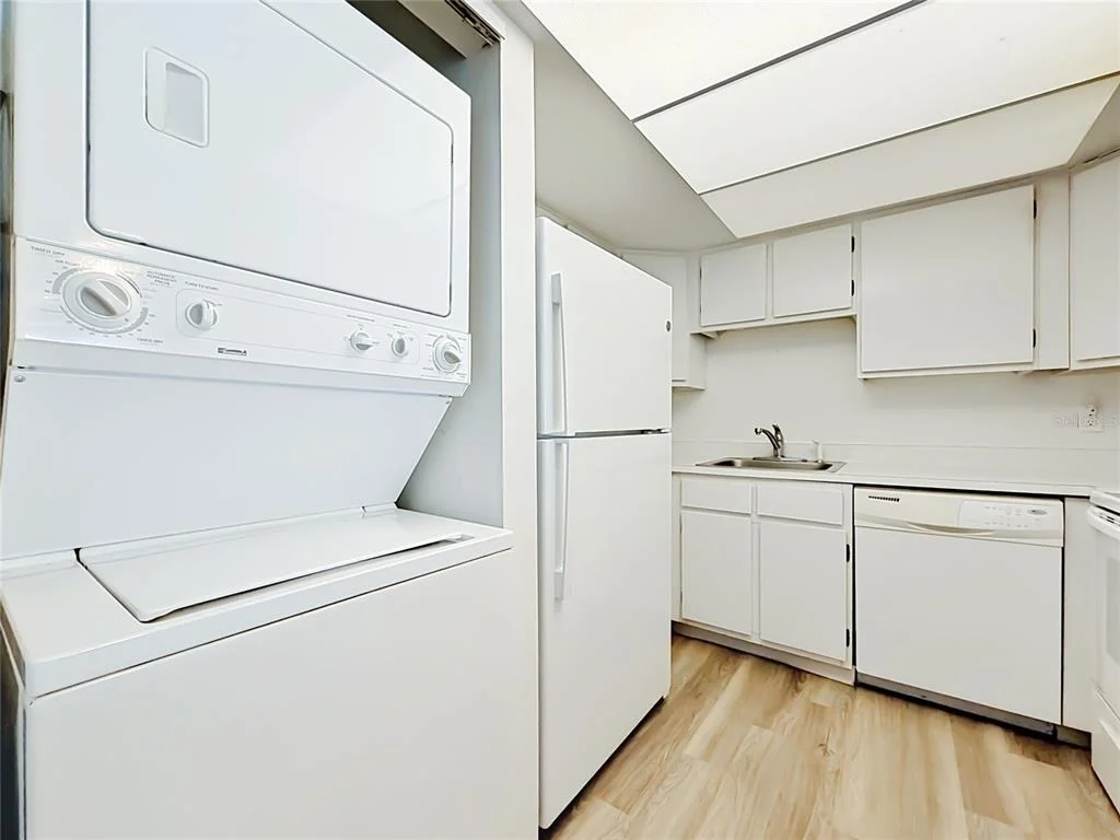 Photo of Unit B at 533 MIDWAY DRIVE