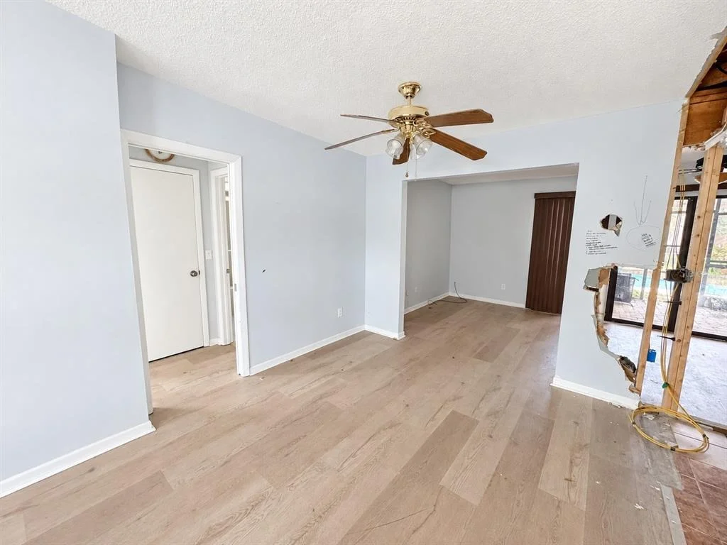 Photo of 2076 BUTTERNUT CIRCLE W