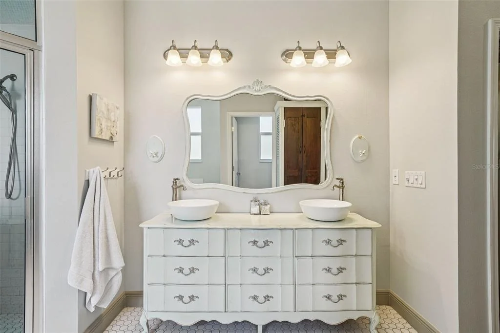 Photo of 11325 HIDDEN VALLEY LANE