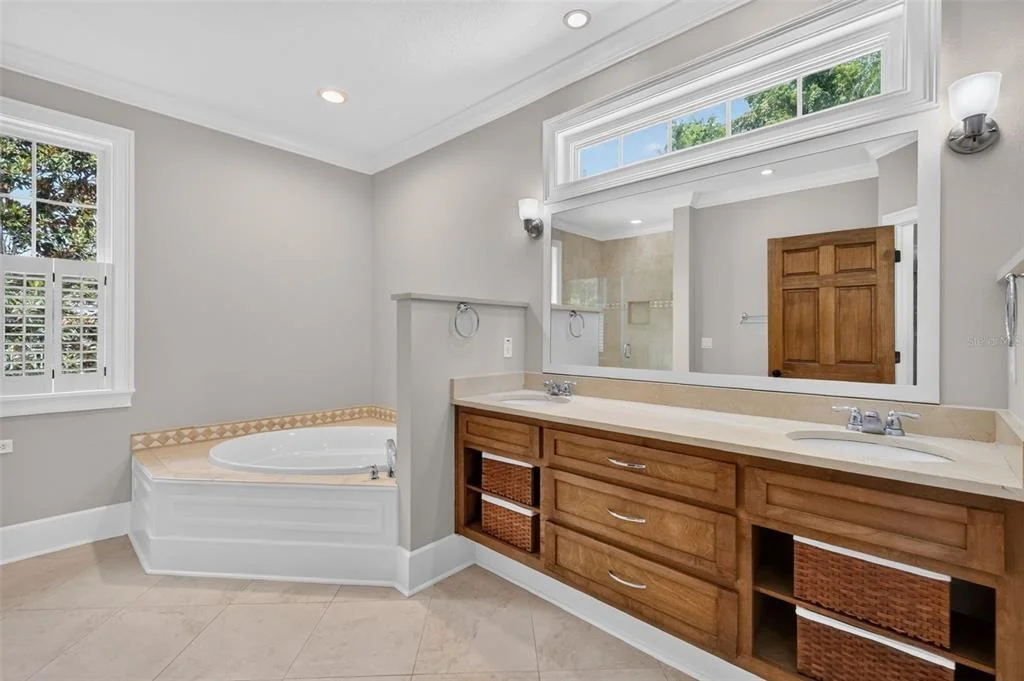 Photo of 580 W 10TH AVENUE