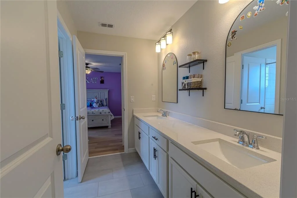 Photo of 1261 LONE PALM WAY