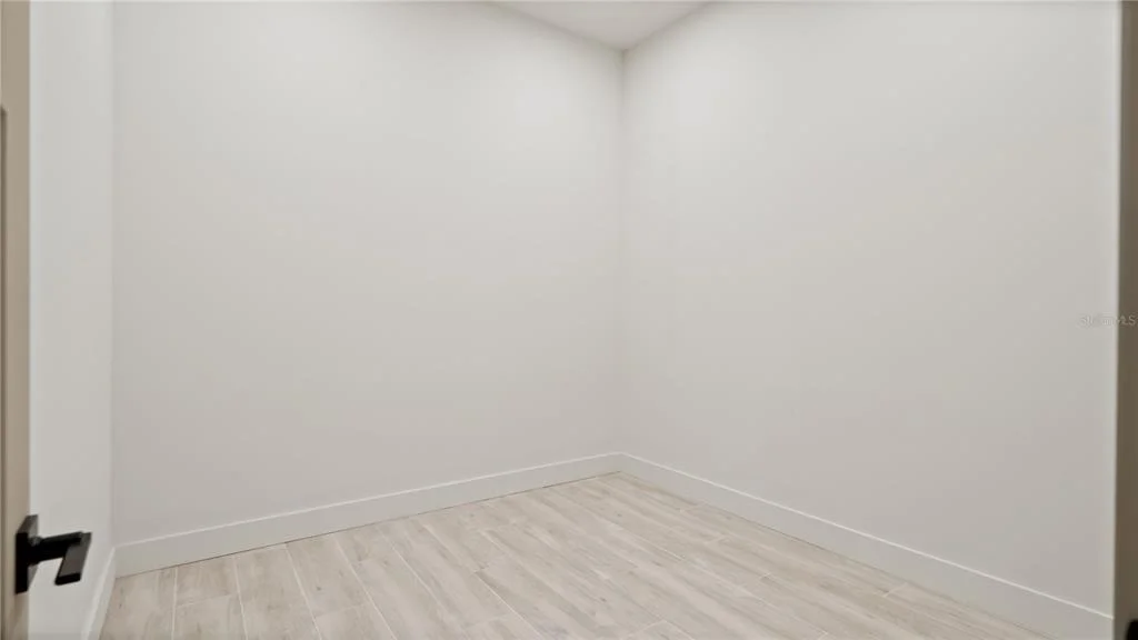 Photo of 1447 BIRD ROAD