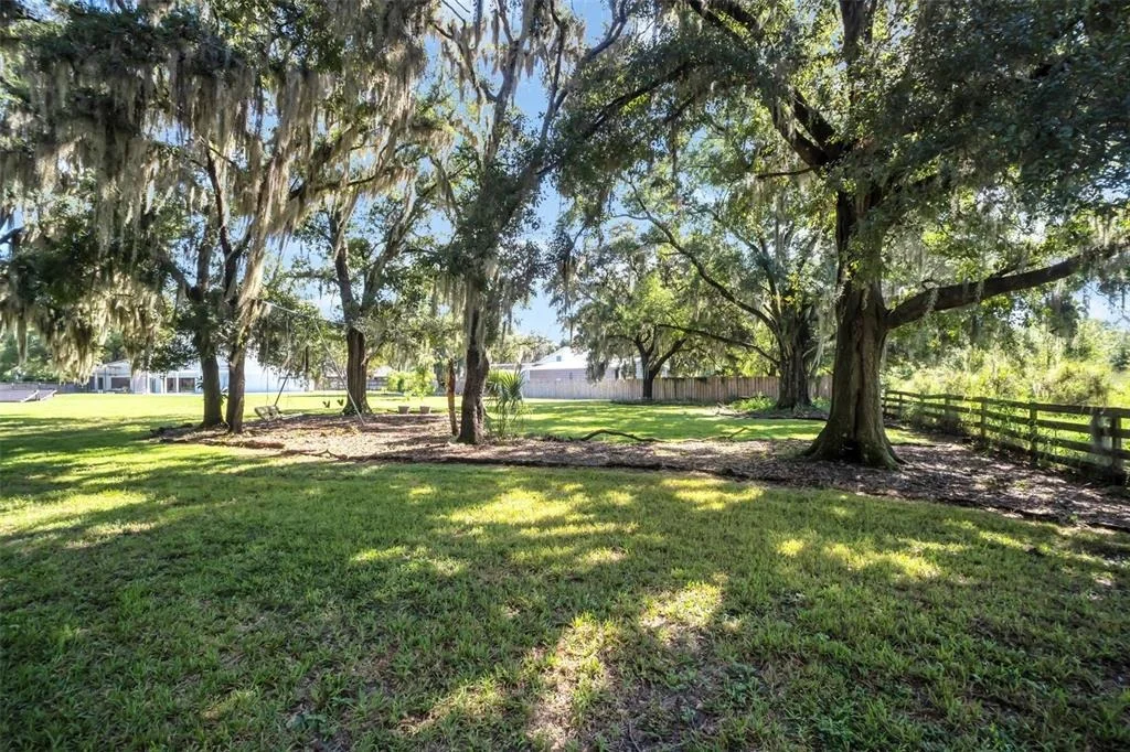 Photo of 810 WARREN ROAD