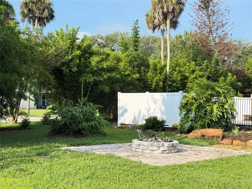 Photo of 1 HARRIS CIRCLE