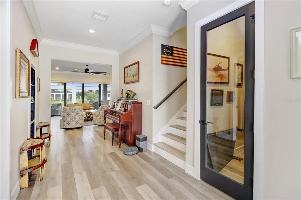 Photo of 6104 LAGOMAR LANE