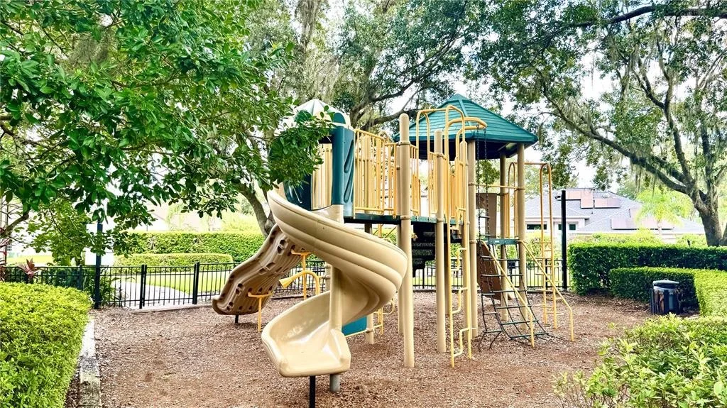 Photo of 6220 HEDGESPARROWS LANE