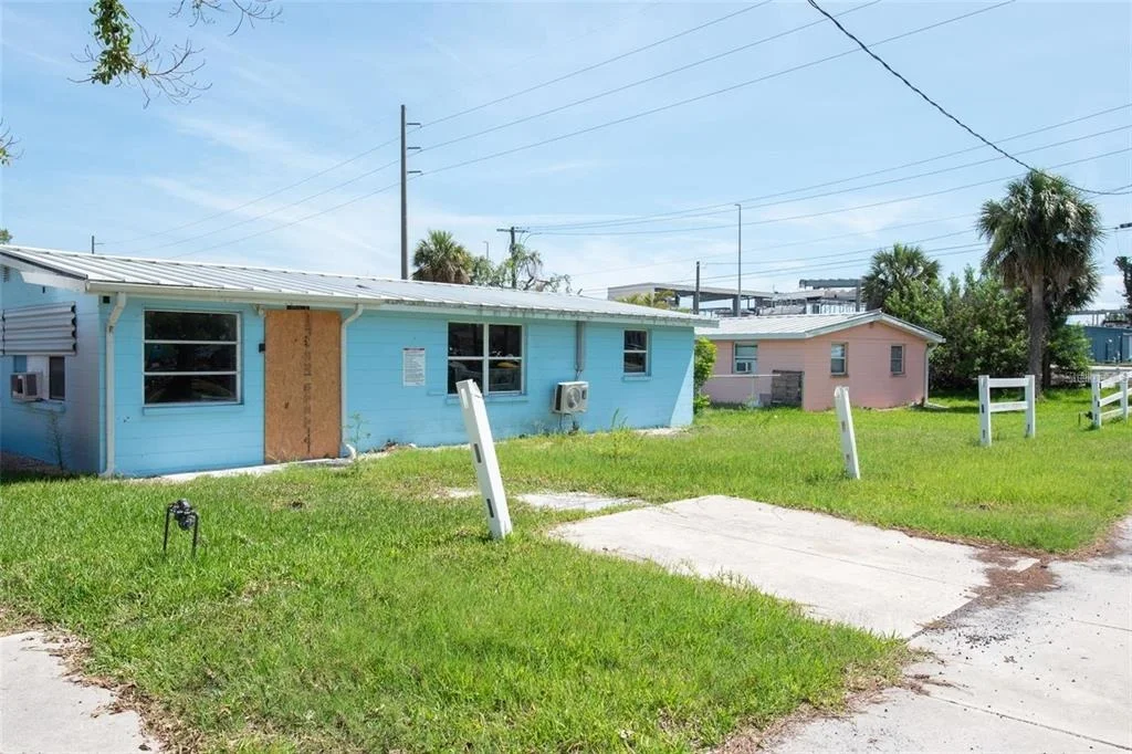 Photo of 1695 MANOR ROAD