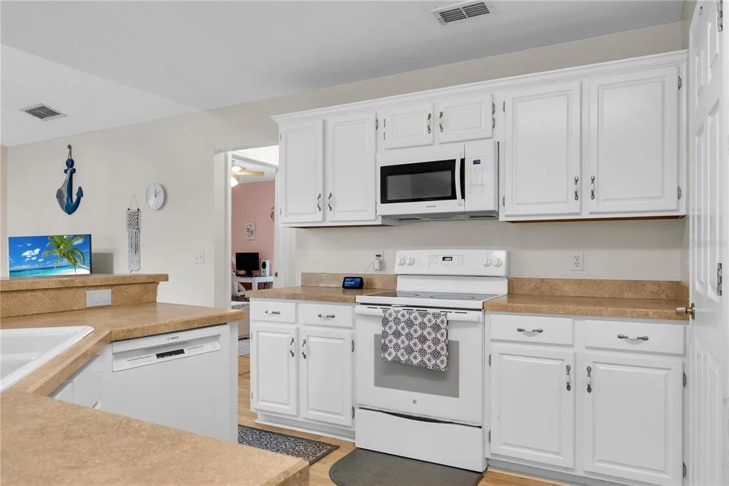 Photo of 170 OAK VIEW CIRCLE