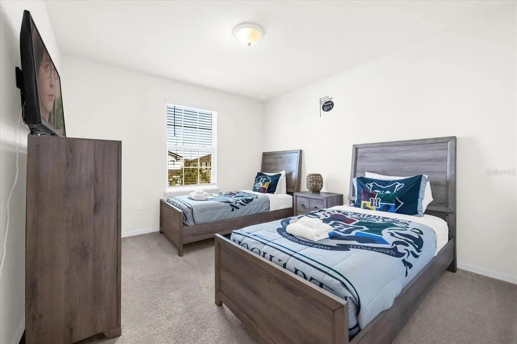 Photo of 7260 OAKMOSS LOOP
