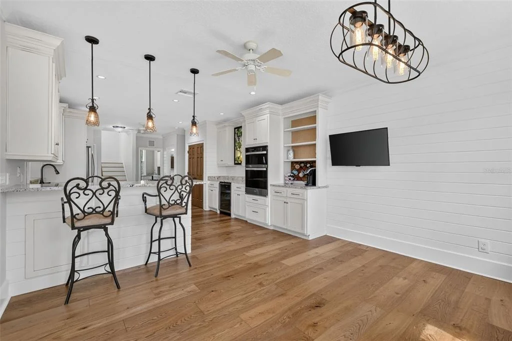 Photo of 580 W 10TH AVENUE