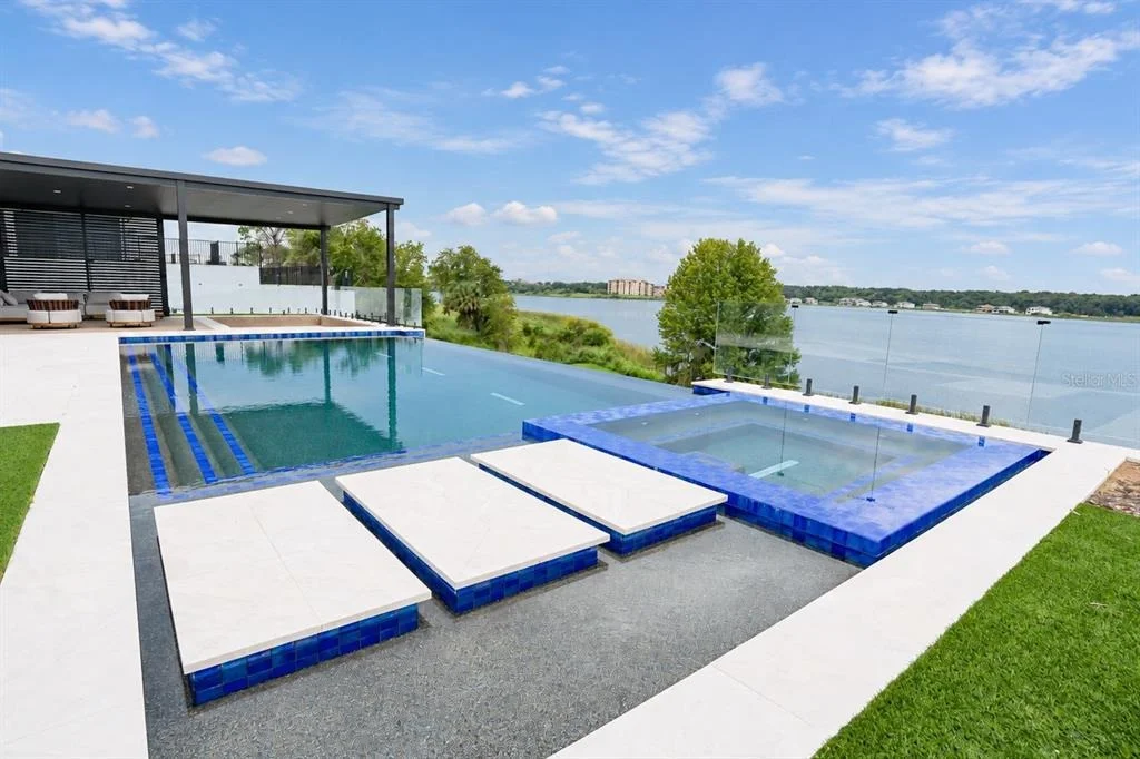 Photo of 15125 PENDIO DRIVE
