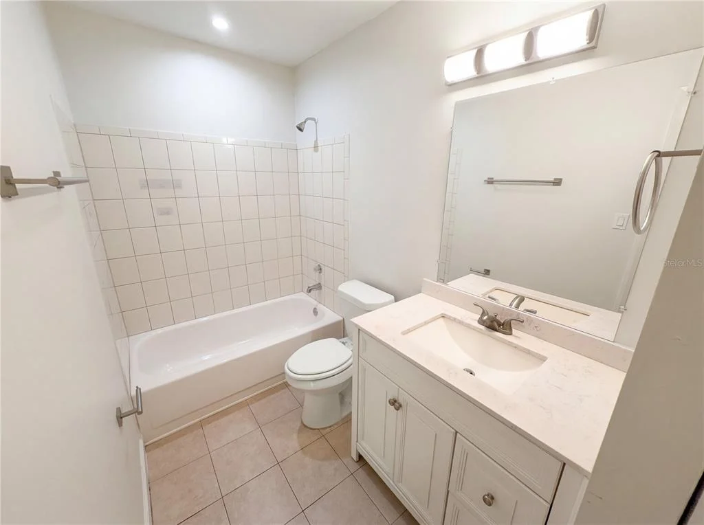 Photo of Unit 3 at 240 MOREE LOOP