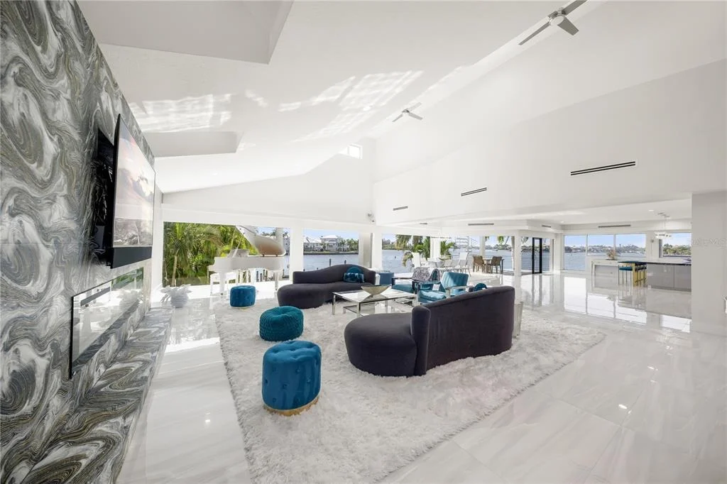 Photo of 1400 SIESTA DRIVE