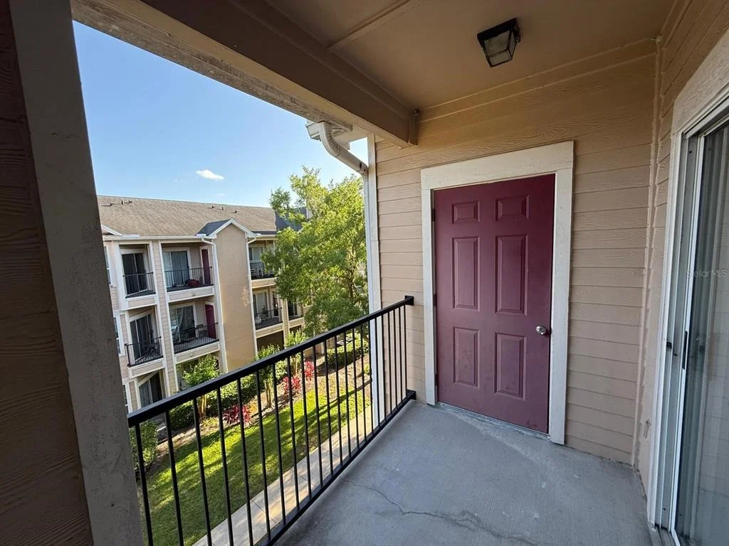 Photo of Unit 307 at 2015 ERVING CIRCLE
