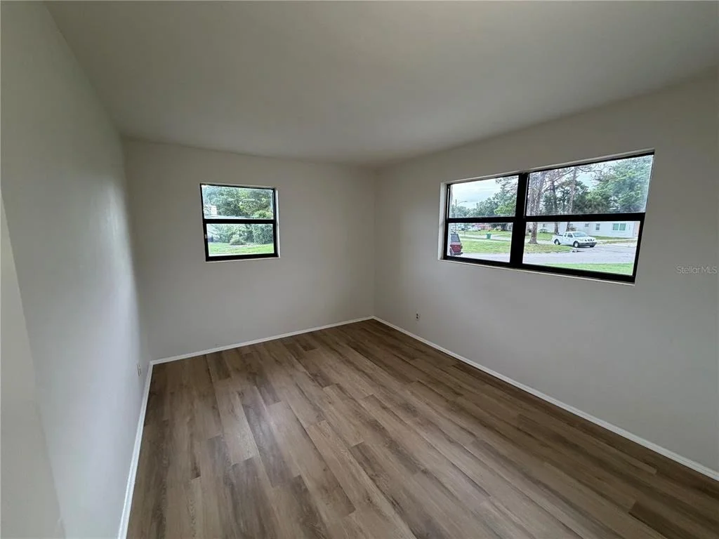 Photo of 1053 AZALEA LANE