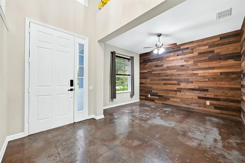Photo of 1135 TOLUKE POINT