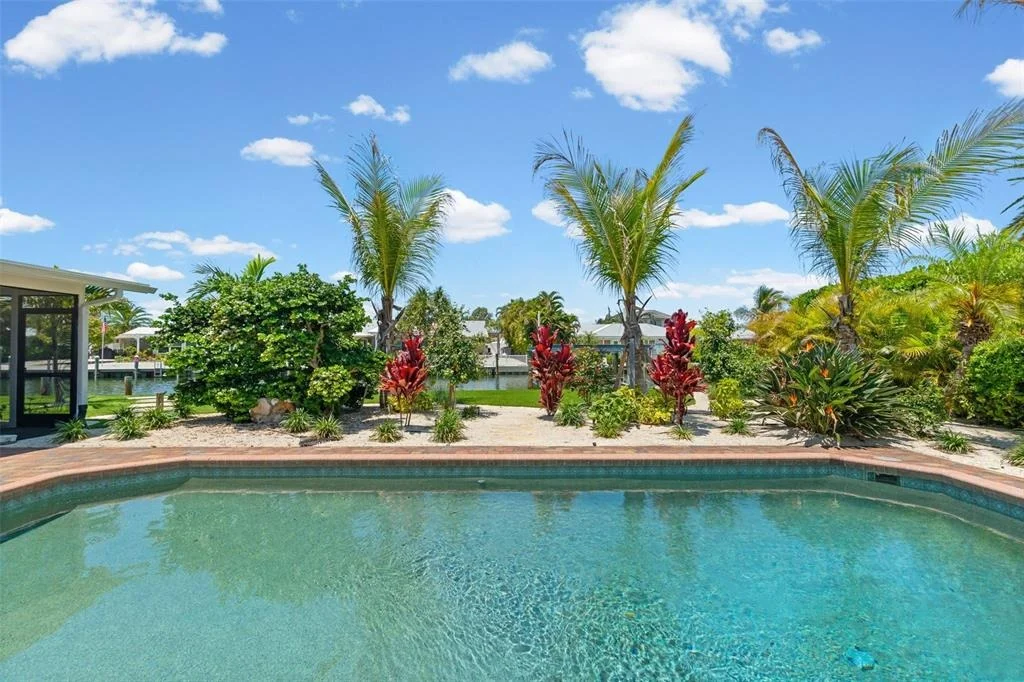 Photo of 528 KEY ROYALE DRIVE