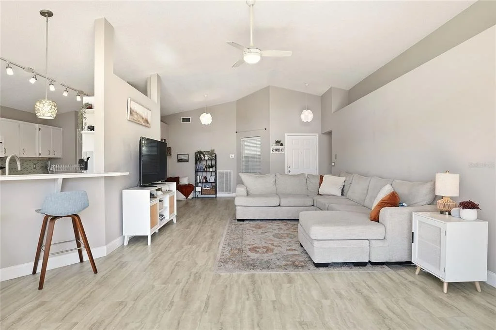 Photo of 412 EMERALD COVE LOOP