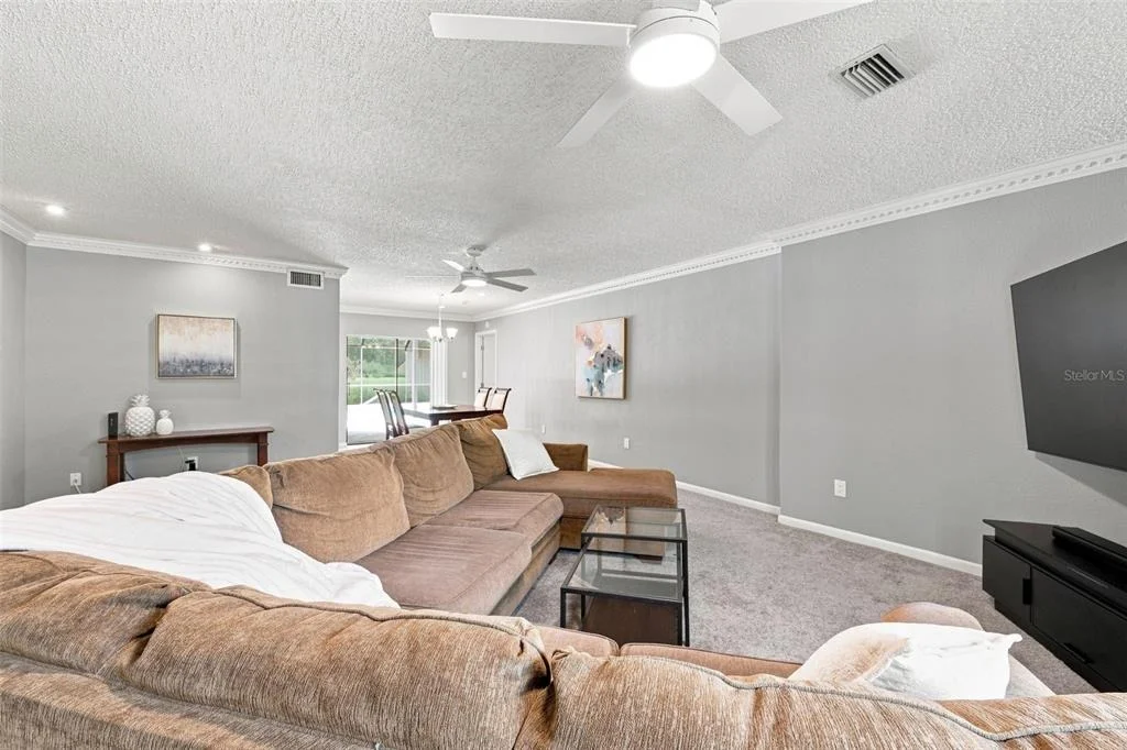 Photo of 550 PALMDALE DRIVE