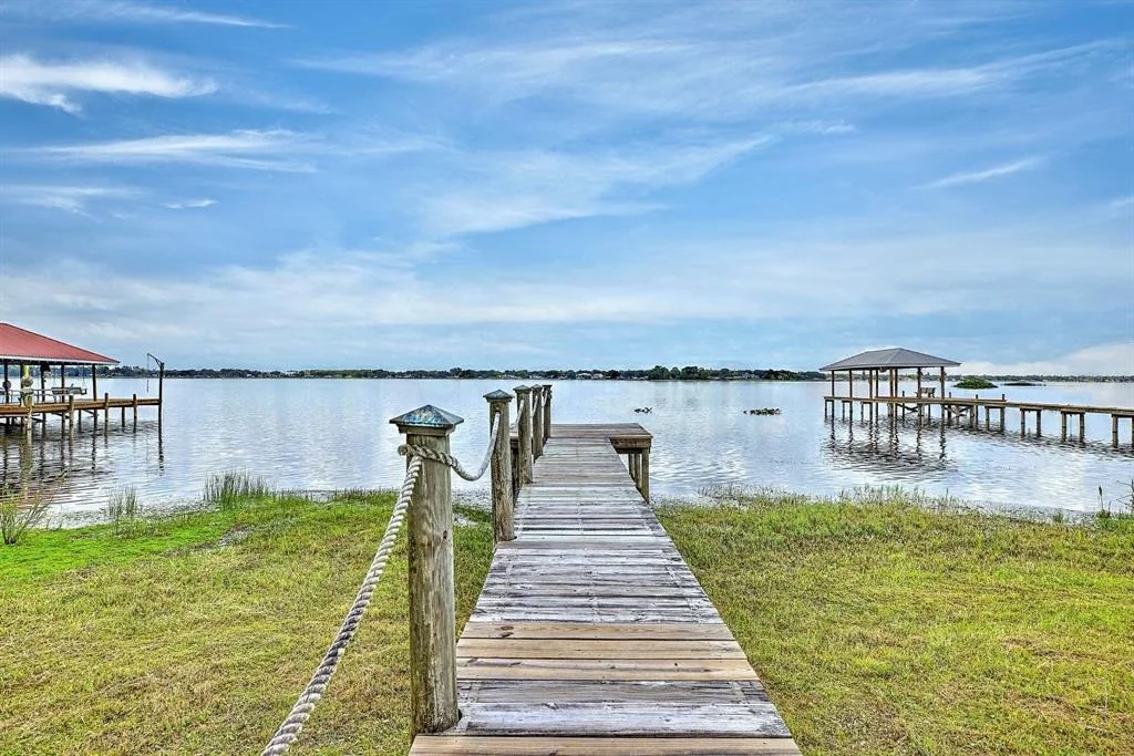 Photo of 4160 LAKEVIEW DRIVE