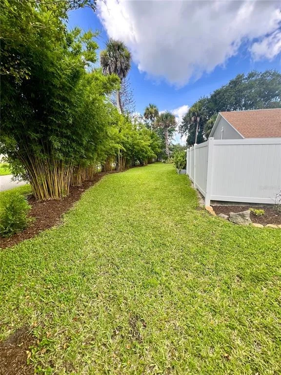 Photo of 1 HARRIS CIRCLE