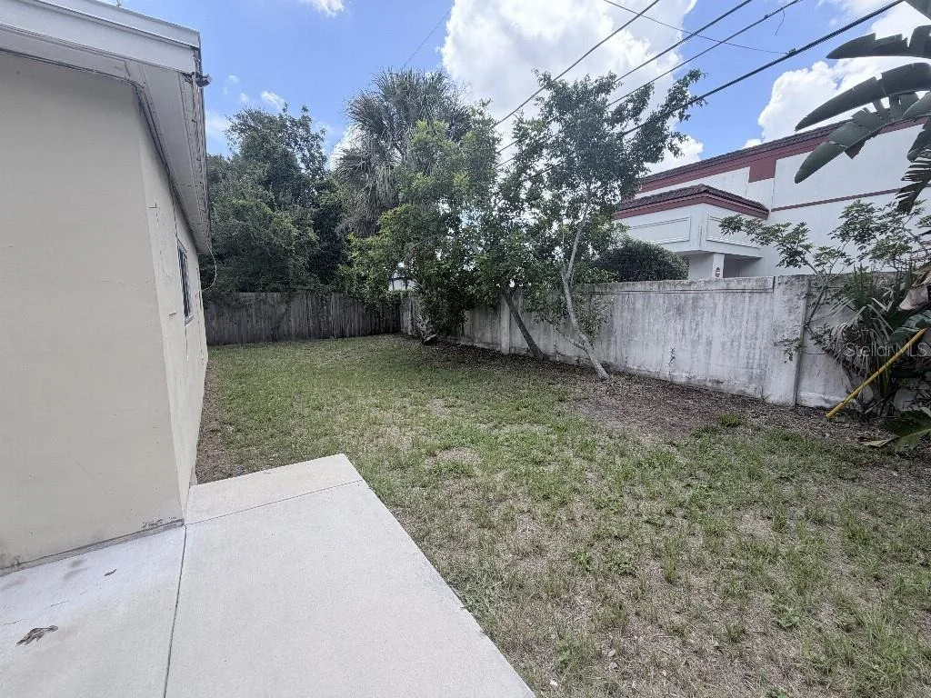 Photo of 2209 EUCLID CIRCLE S