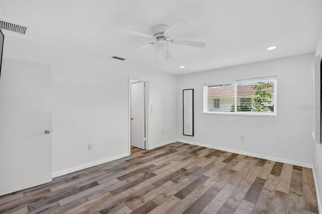 Photo of 1884 SOUTHPOINTE DRIVE