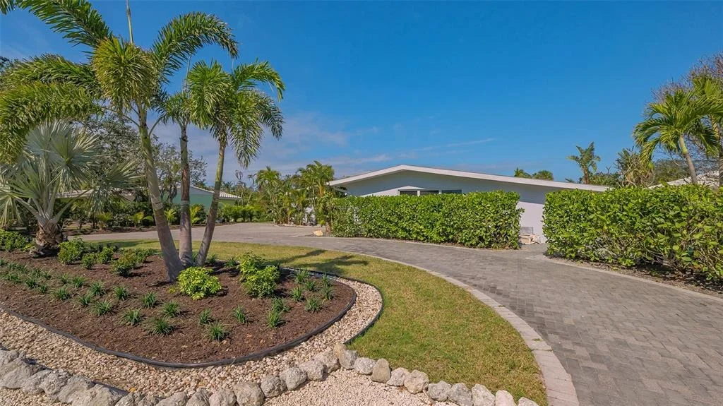 Photo of 619 BUTTONWOOD DRIVE