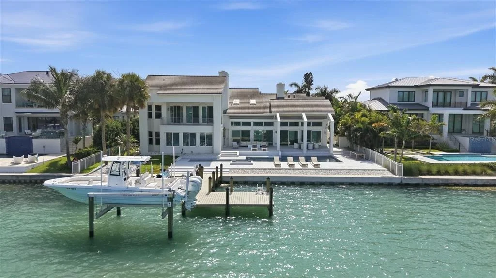 Photo of 216 BIRD KEY DRIVE