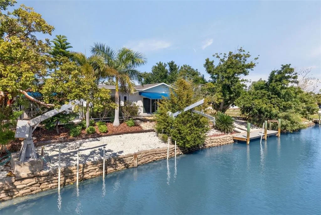 Photo of 550 DE NARVAEZ DRIVE