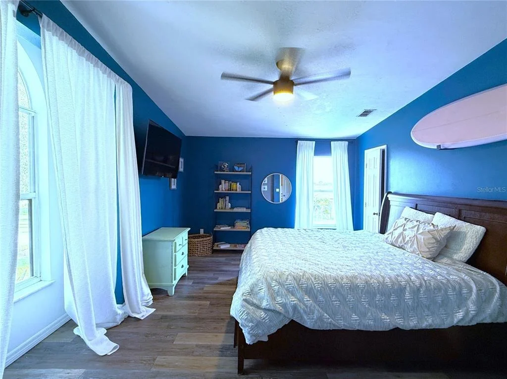 Photo of 1 HARRIS CIRCLE