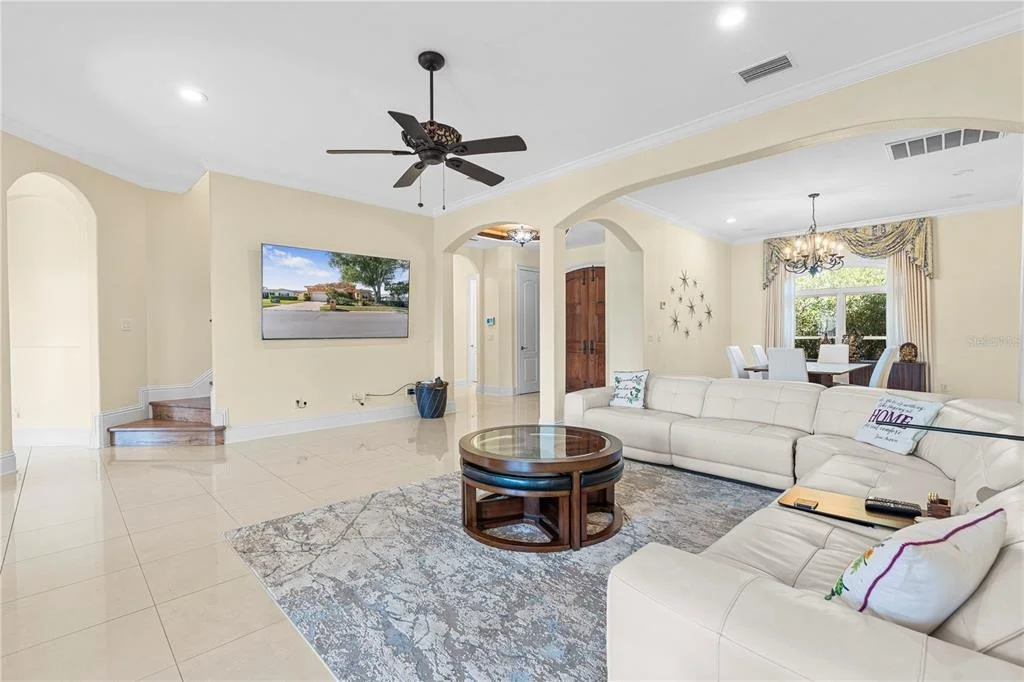 Photo of 3952 VERSAILLES DRIVE