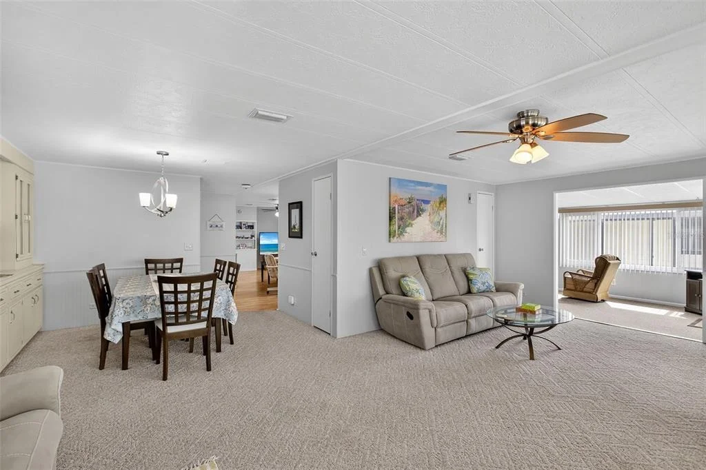 Photo of 652 LA SALA