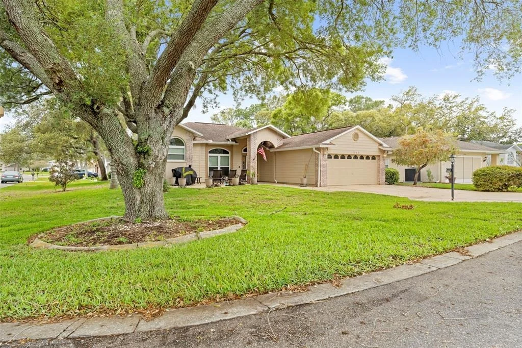 Photo of 2552 CRYSTAL LAKE DRIVE