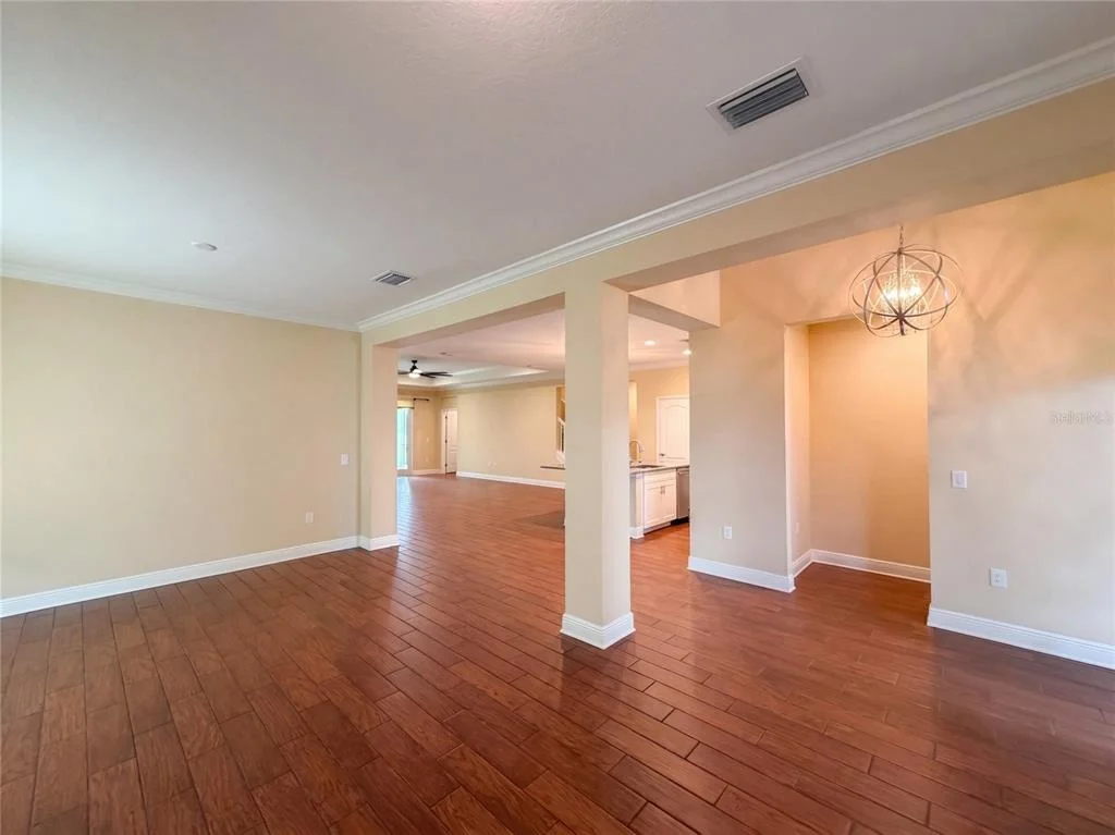 Photo of 1121 THORNBURY DRIVE