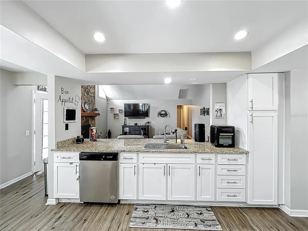 Photo of 340 VAIL DRIVE