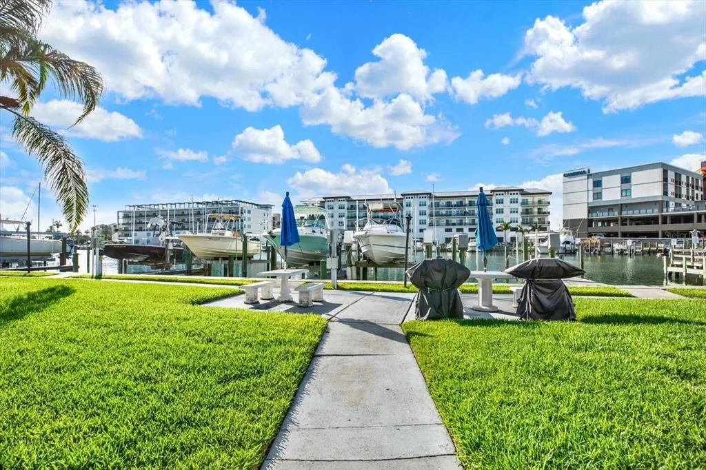 Photo of Unit E at 169 MEDALLION BOULEVARD